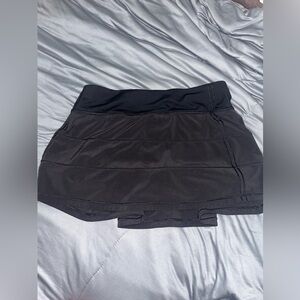 Lululemon pace rival skort